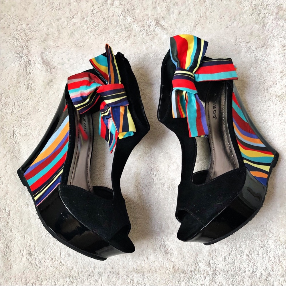 Bamboo bow tie wedges - Picture 1 of 5